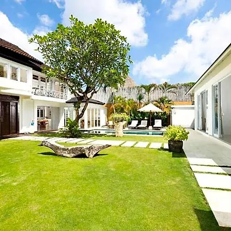 Lovely 5 Bedroom Private Pool With Garden View Ir43