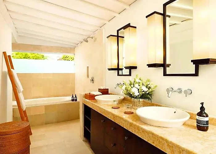 ホテル Lovely 5 Bedroom Private Pool With Garden View Ir43 4*